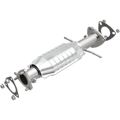 MagnaFlow Direct Fit Catalytic Converter 96-99 S10/Sanoma 4WD 4.3L