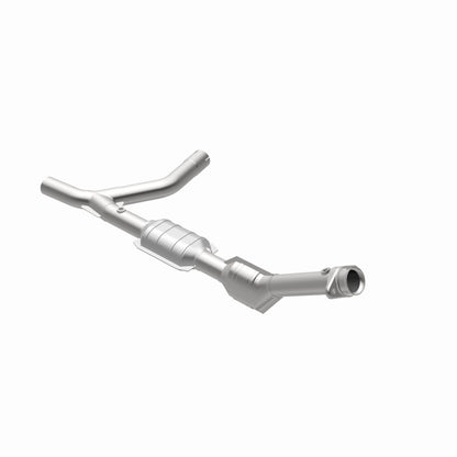 MagnaFlow Direct Fit Catalytic Converter 00-04 Ford E150 4.6L Passenger Side