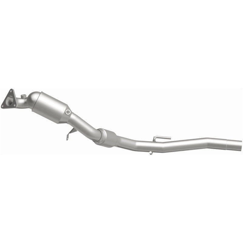 MagnaFlow Direct Fit Catalytic Converter 11-15 Volkswagen Touareg V6 3.6 OEM Underbody