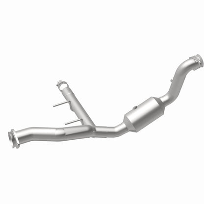 MagnaFlow Direct Fit Catalytic Converter 15-17 Ford F150 V6 2.7L OEM Underbody