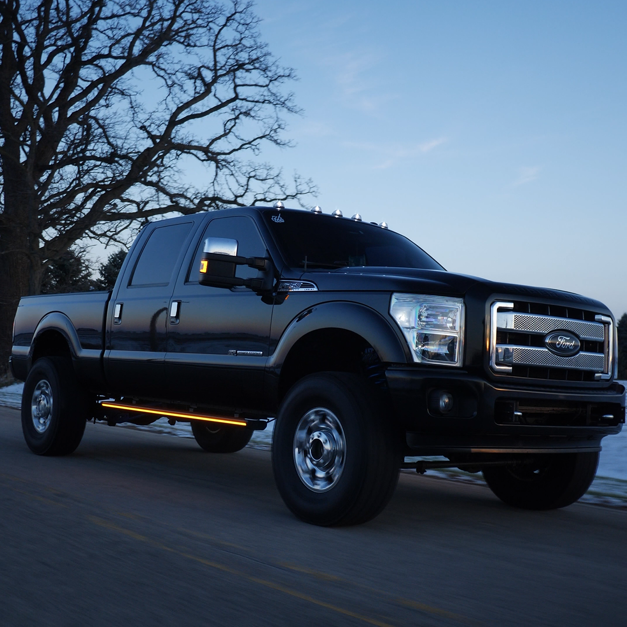 Lumastep M1 Light Up Running Boards | 1999-2007 Ford F250/F350 Superduty