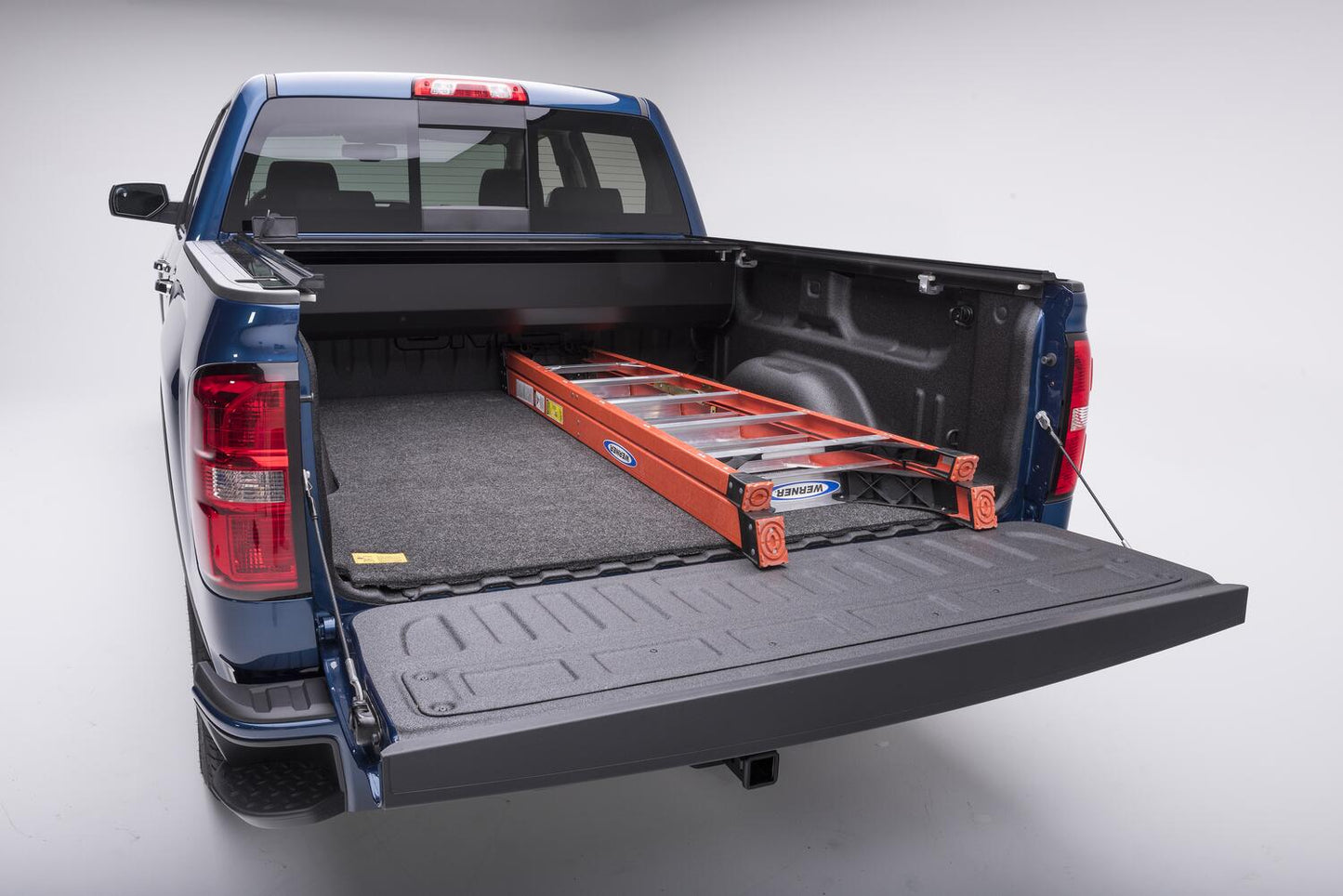 Bedmat For Spray-In Or No Bed Liner 19+(New Body) Silverado/Sierra 5'9 inch W/O Carbonpro 3/4 Inch Thick For Use w/Spray On Bed Liner And Non Liner Applications Charcoal BedRug