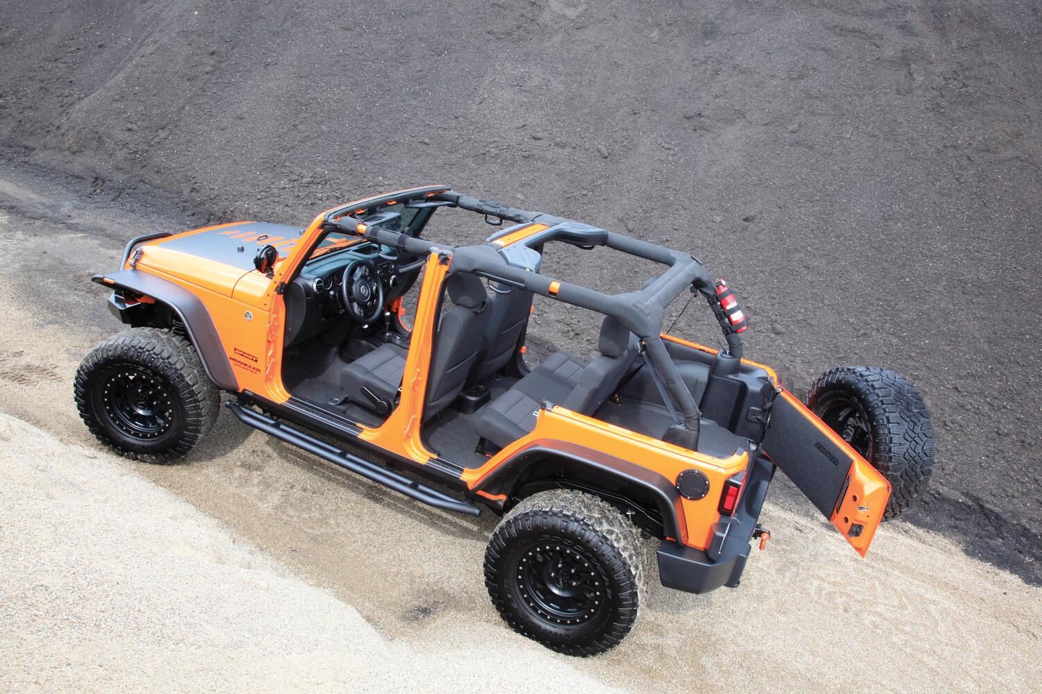 Jeep Bedtred 07-18 Jeep JK Unltd 4Dr Front 4Pc Floor Kit (Inc Heat Shields) Charcoal BedRug