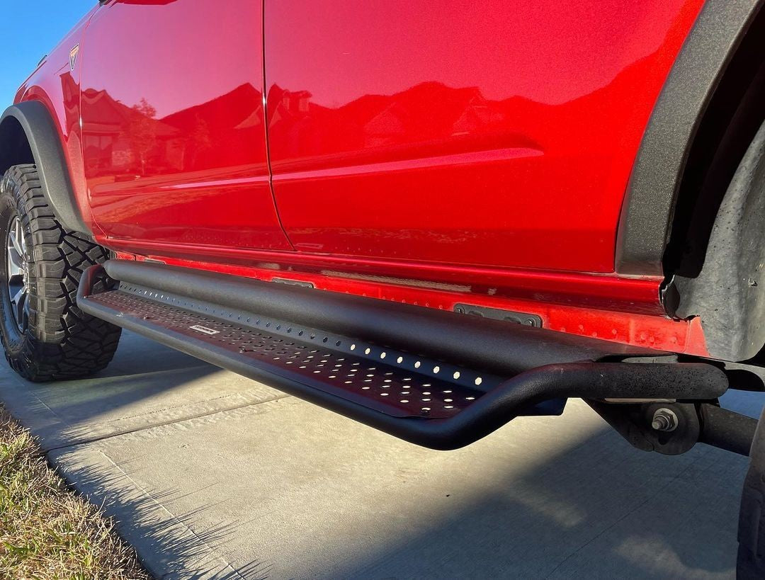 Dominator Xtreme D1 Side Steps with Rocker Panel Mounting Bracket Kit Textured Black 2021-2025 Ford Bronco Go Rhino