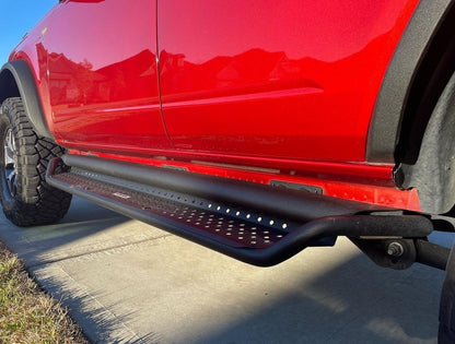 Dominator Xtreme D1 Side Steps with Rocker Panel Mounting Bracket Kit Textured Black 2021-2025 Ford Bronco Go Rhino