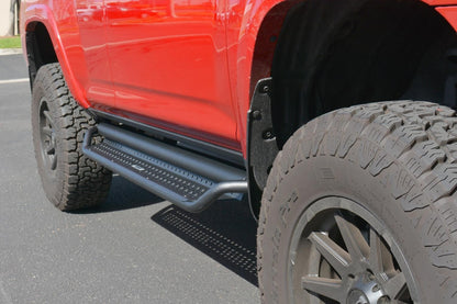 Dominator Xtreme D1 SideSteps W/ Bracket Kit Textured Black 2025-2026 Toyota 4Runner Go Rhino