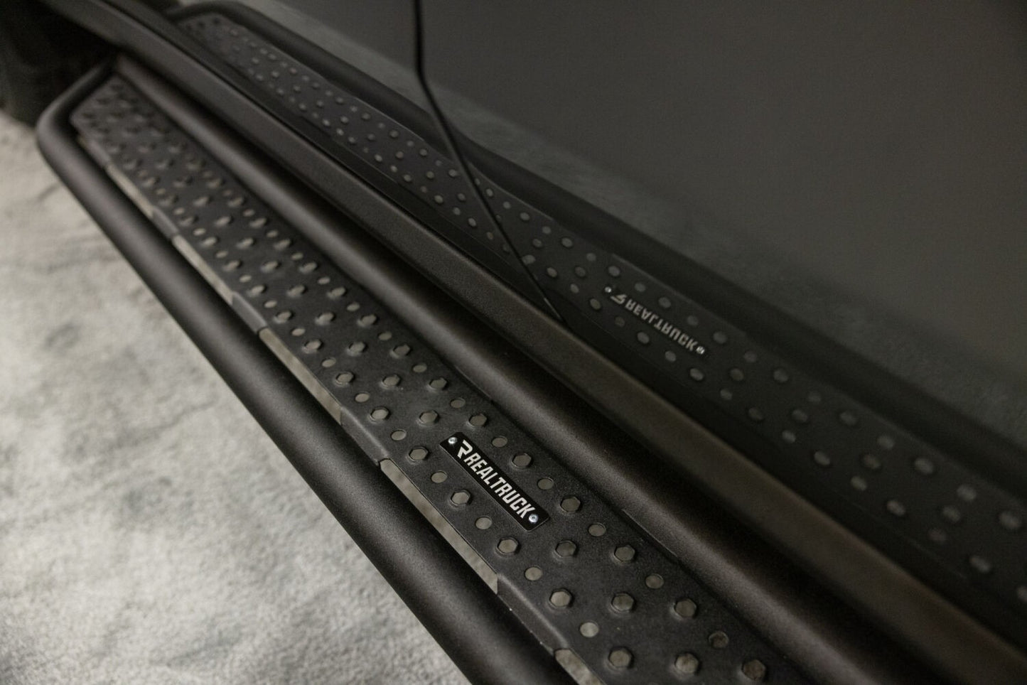 Dominator Xtreme D6 SideSteps With Mounting Bracket Kit Textured Black 2022-2026 Ford Maverick Go Rhino