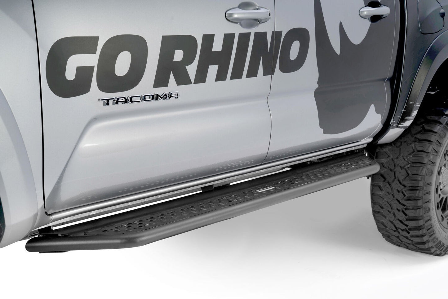 Dominator Xtreme D6 SideSteps With Mounting Bracket Kit Textured Black 2005-2023 Toyota Tacoma Go Rhino