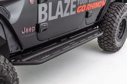 Dominator Xtreme D6 SideSteps With Mounting Bracket Kit Textured Black 2018-2026 Jeep Wrangler Go Rhino