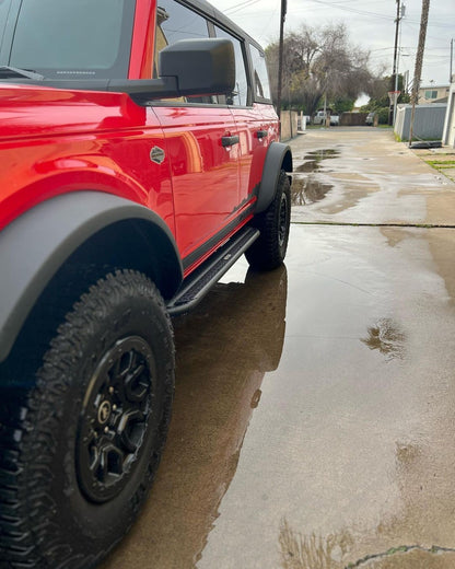 Dominator Xtreme DSS SideSteps With Mounting Bracket Kit Textured Black 2021-2025 Ford Bronco 4 Door Go Rhino