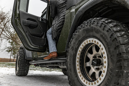 Dominator Xtreme DSS SideSteps With Mounting Bracket Kit Textured Black 2020-2025 Jeep Gladiator Go Rhino