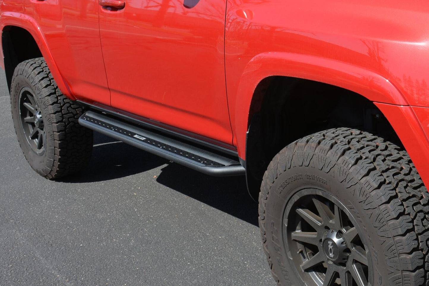 Dominator Xtreme DSS SideSteps With Frame Mounted Bracket Kit Textured Black 2014-2024 Toyota 4Runner Go Rhino