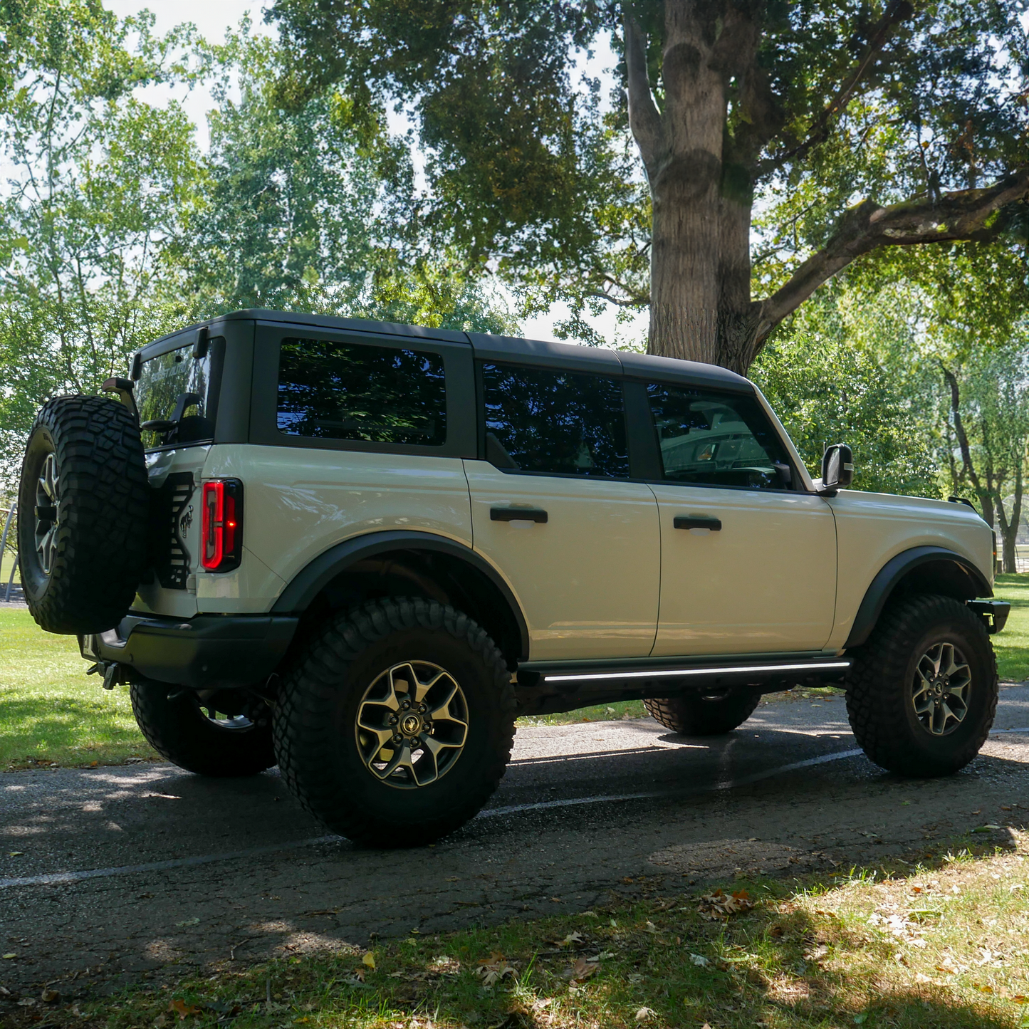 Lumastep M1 Light Up Running Boards | 2021-2026 Ford Bronco