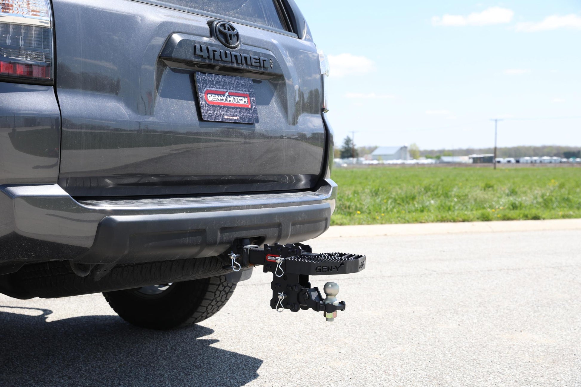 2 Inch Shank Heavy-Duty 500lb Serrated Hitch Step Gen Y Hitch