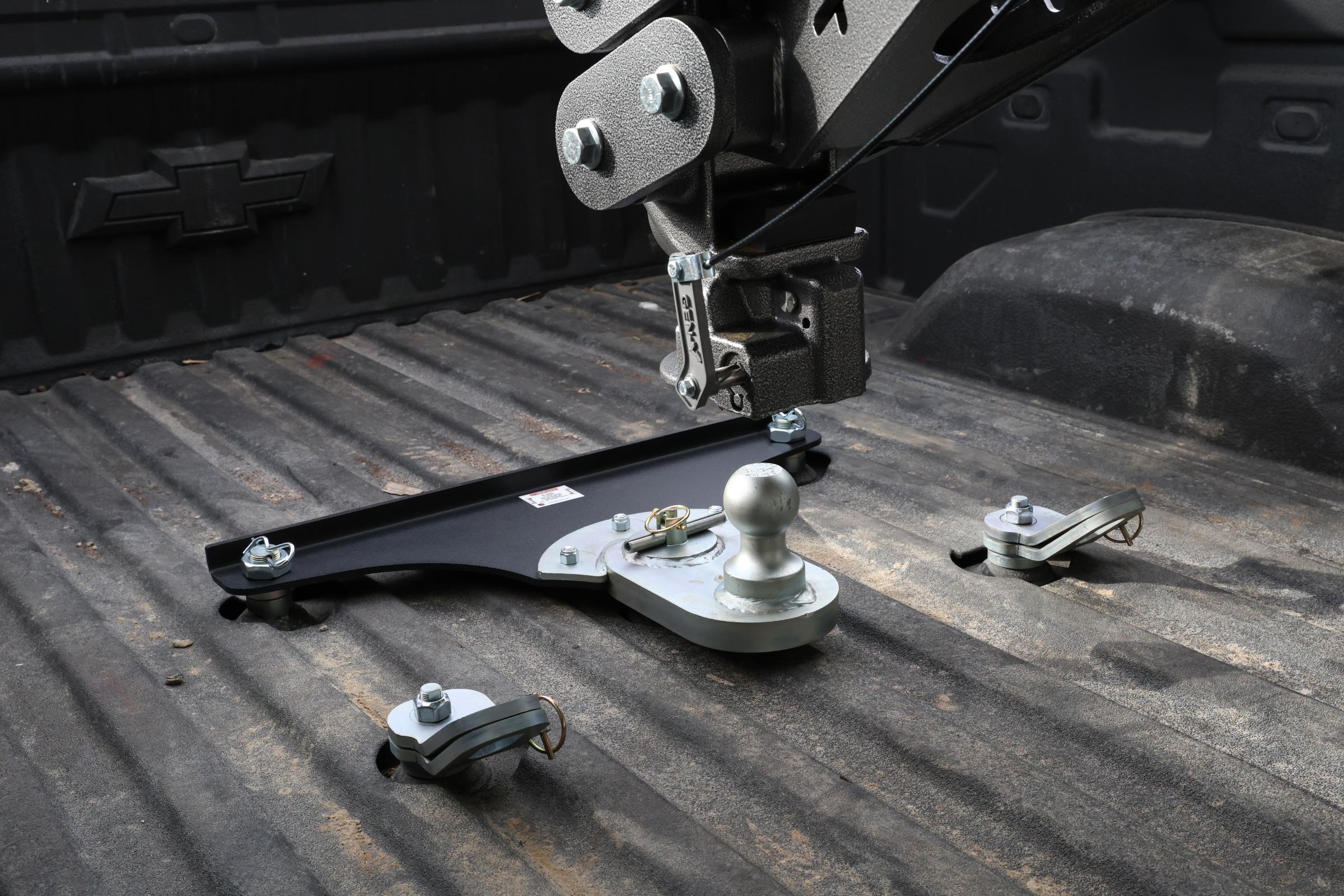 GoosePuck 5 Inch offset ball-puck mount for GM Long Bed 2018-2019 25K Towing (With EXT Ball Assy and 101684) Gen Y Hitch