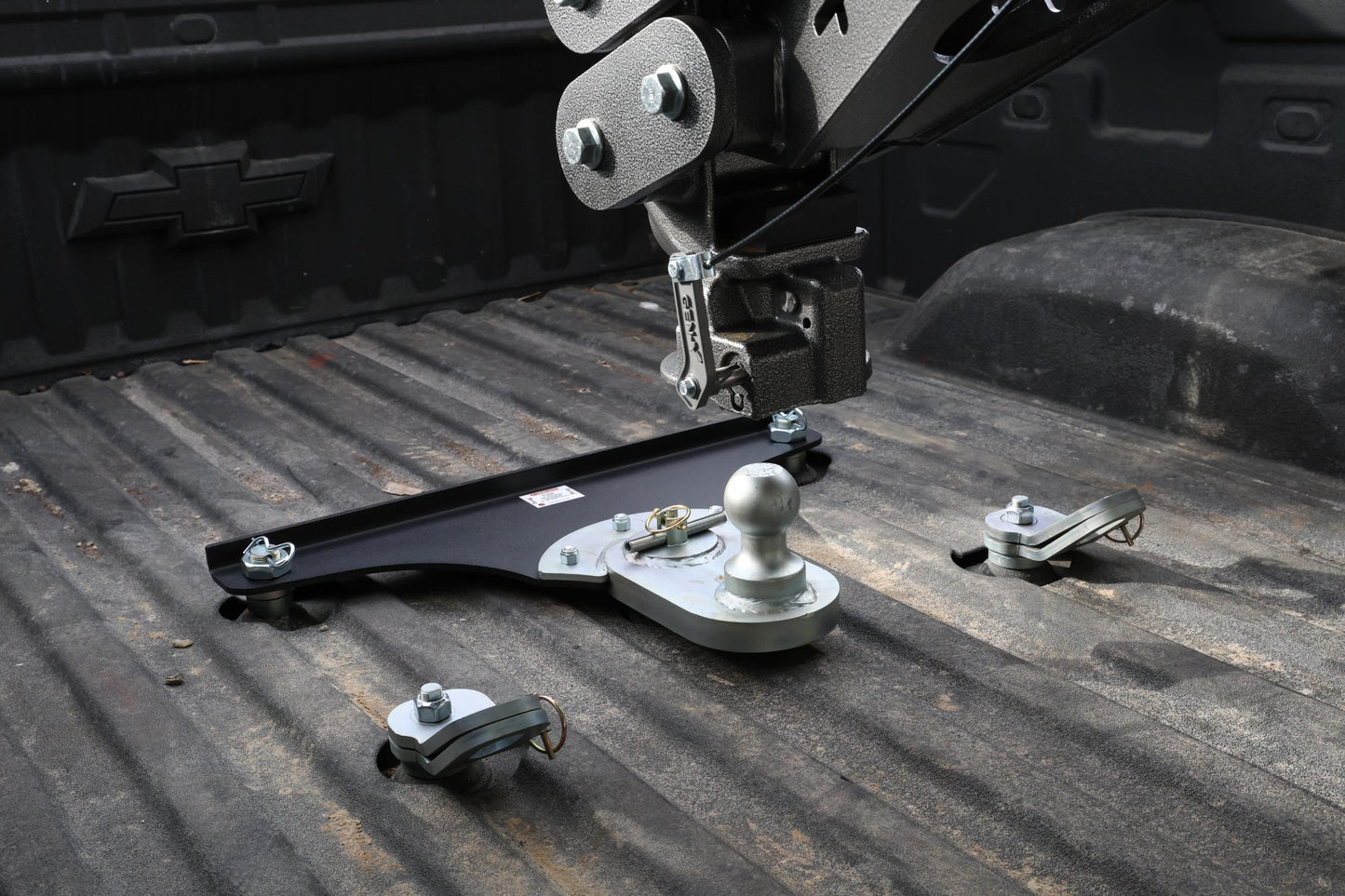 GoosePuck 5 Inch offset ball-puck mount for GM Short Bed 2018-2019 25K Towing, (With EXT Ball Assy and 102345) Gen Y Hitch
