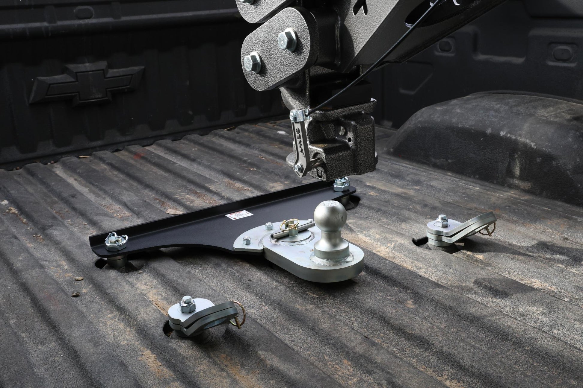 GoosePuck 5 Inch offset ball-puck mount for GM Short Bed 2018-2019 25K Towing, (With EXT Ball Assy and 102345) Gen Y Hitch