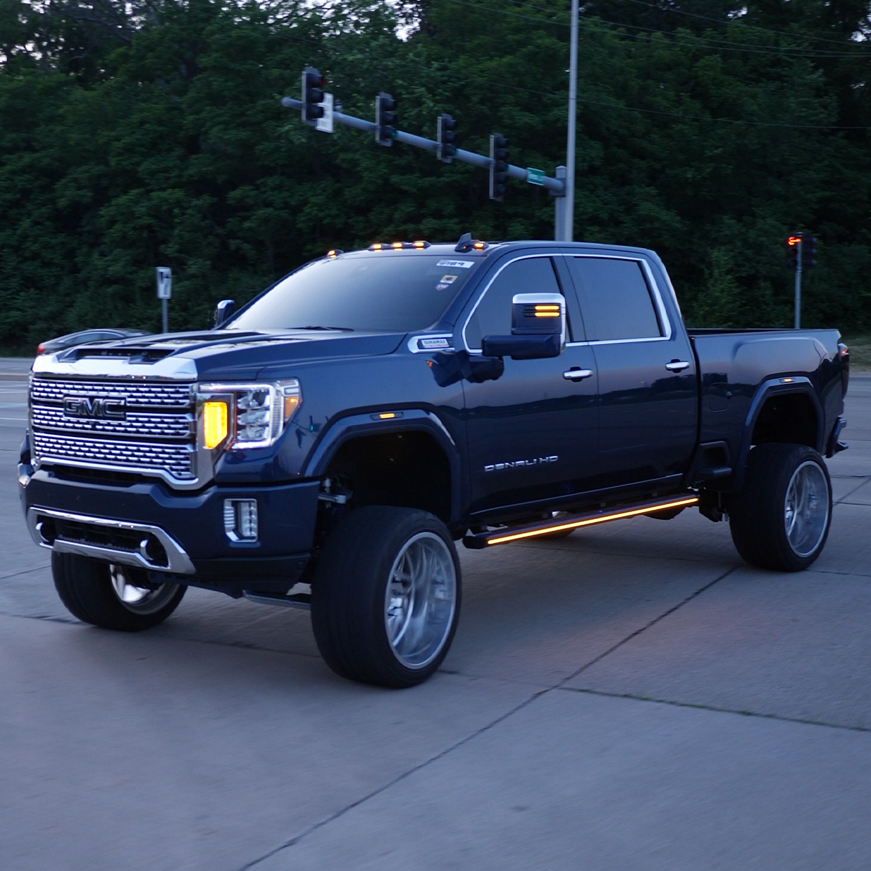 Lumastep M1 Light Up Running Boards | 2020-2026 Chevy Silverado & GMC Sierra 2500/3500