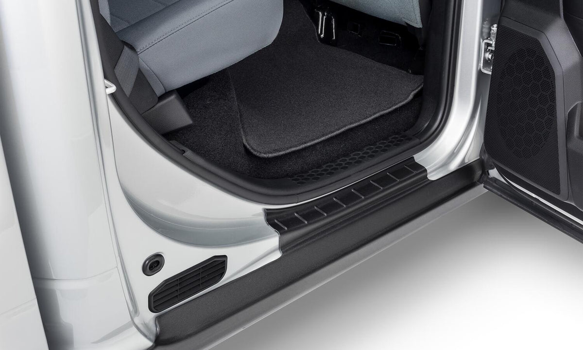Husky_TrailArmor_Ram1500_InteriorRearPassenger_14064.jpg
