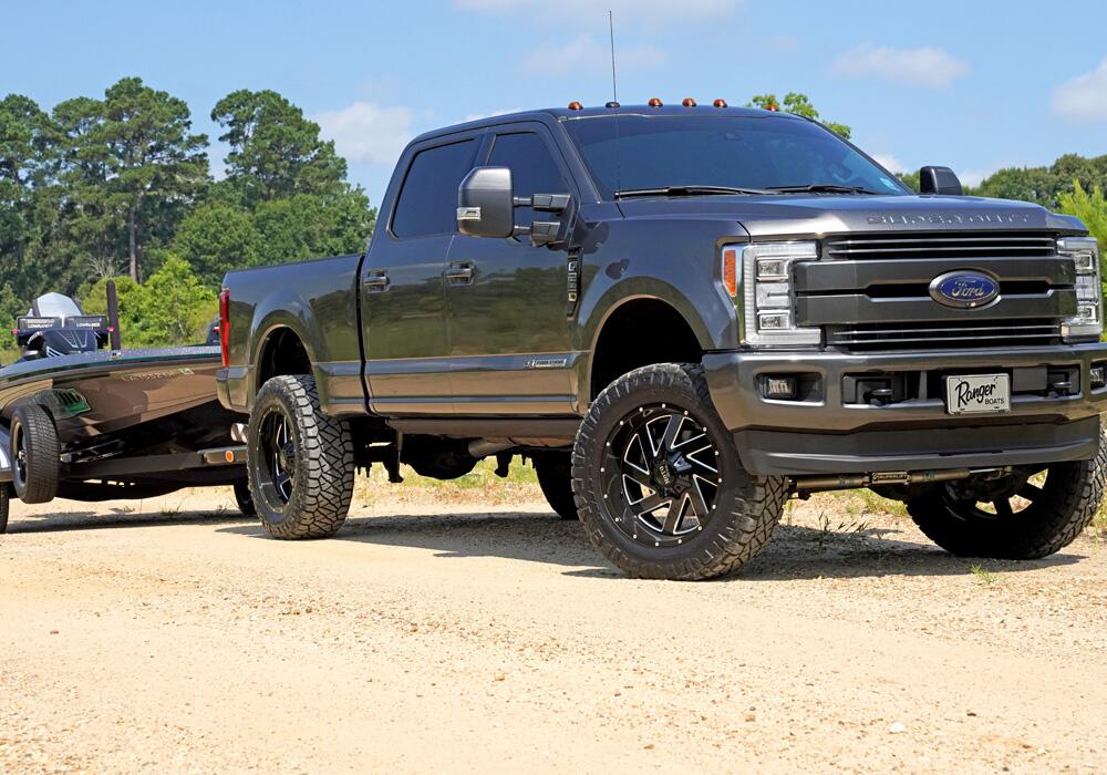 4 Inch Radius Arm Lift Kit 2023-2025 Ford F-250/F-350 4WD Diesel Engine with Fox 2.0 Reservoir Shocks Will Not work with Auto Leveling Headlight Function Superlift