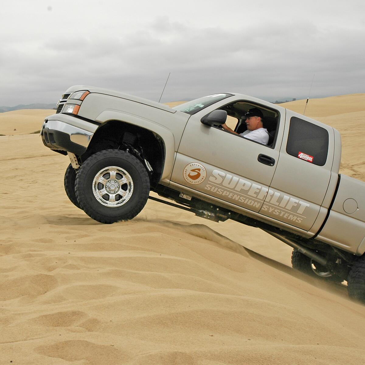 6 Inch Lift Kit 1999-2006 Chevy Silverado and GMC Sierra 1500 4WD Knuckle Kit with Shocks Superlift