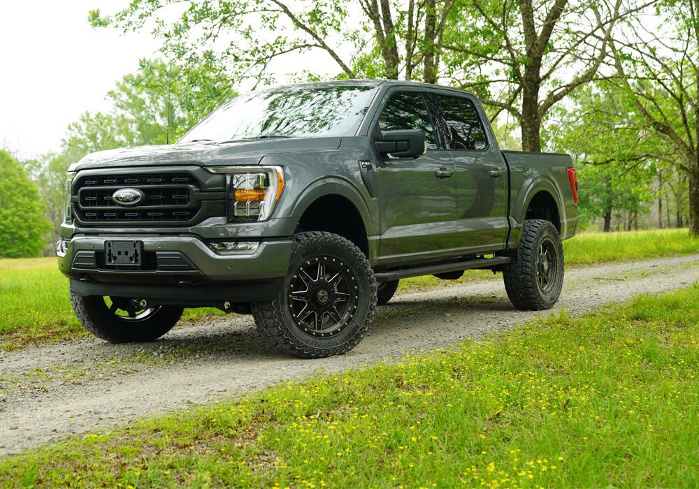 6 Inch Lift Kit 2021-2024 Ford F-150 non-Raptor 4WD without Tremor Package with Shocks Superlift