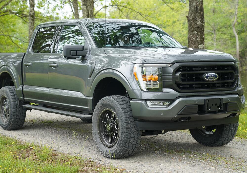 6 Inch Lift Kit 2021-2024 Ford F-150 non-Raptor 4WD without Tremor Package with Shocks Superlift