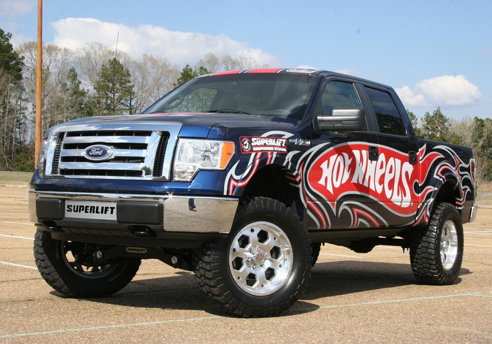 4.5 Inch Lift Kit 2009-2014 Ford F-150 4WD with Shocks Superlift