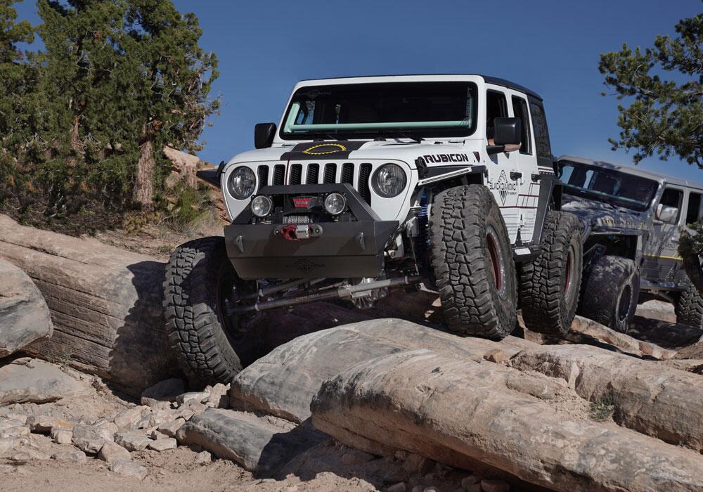 4 Inch Rock Runner Series Lift Kit 2018-2023 Jeep Wrangler JL Unlimited Gas Engine without Shocks Does Not fit 2-Door Models, Diesel Models or 392 Models Superlift