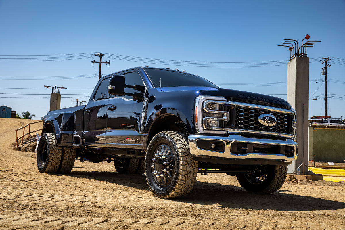 2023 Ford F-250/F-350 Super Duty 4WD Gas 2.5 Inch Lift Suspension System Icon Vehicle Dynamics