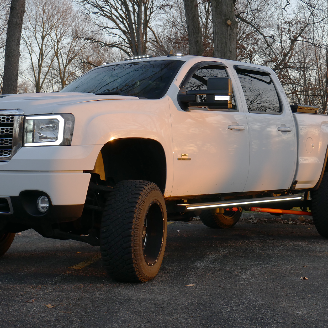 Lumastep M1 Light Up Running Boards | 2007.5-2014 Chevy Silverado & GMC Sierra