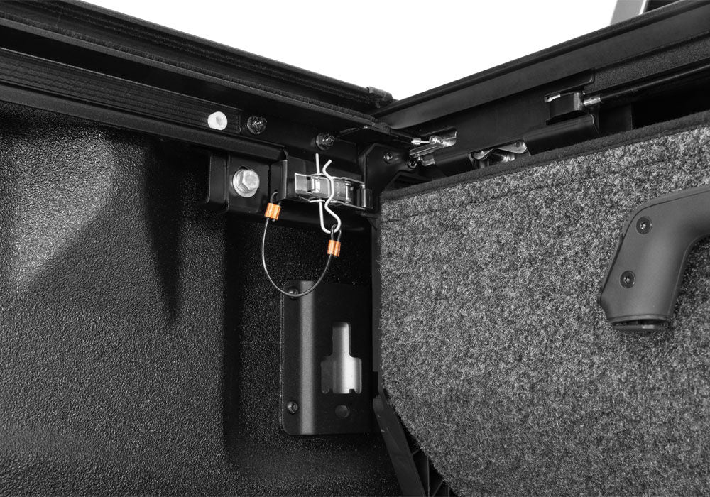 RetraxPRO with EZ-Off FRC-4000 Retractable Tonneau Cover Industrial Strength Aluminum Construction 2021-2026 Ford F-150 5' 7 inch Bed (Includes Lightning)
