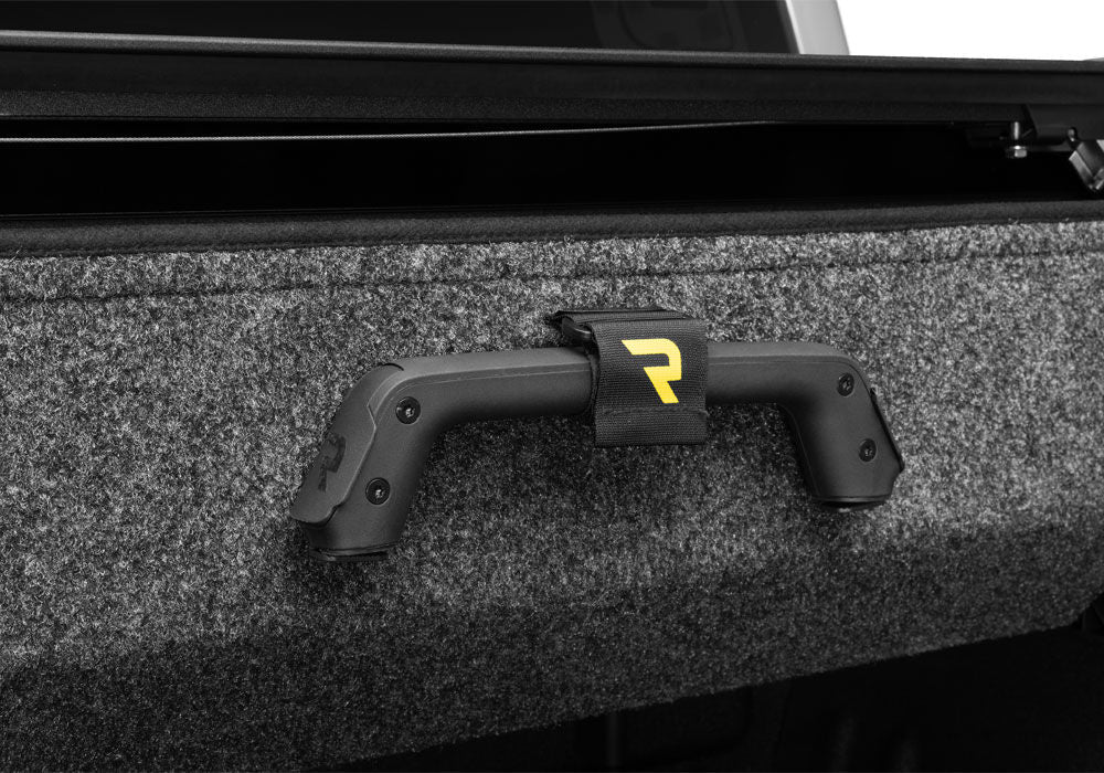 RetraxPRO with EZ-Off FRC-4000 Retractable Tonneau Cover Industrial Strength Aluminum Construction 2024-2026 Toyota Tacoma 5' Bed