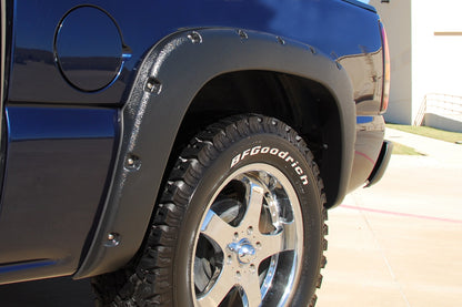 Rivet Style Fender Flare Set Front and Rear, Textured, 4-Piece Set 1999-2007 Silverado/Sierra 1500/2500 Fleetside Lund