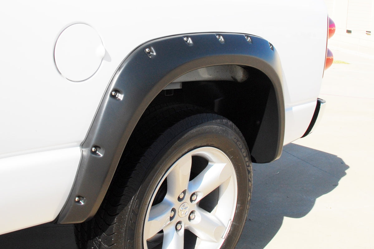 Rivet Style Fender Flare Set Rear, Smooth, 2-Piece Set 2017-2021 Ford F-250 /F-350/F450 Super Duty Fleetside Lund