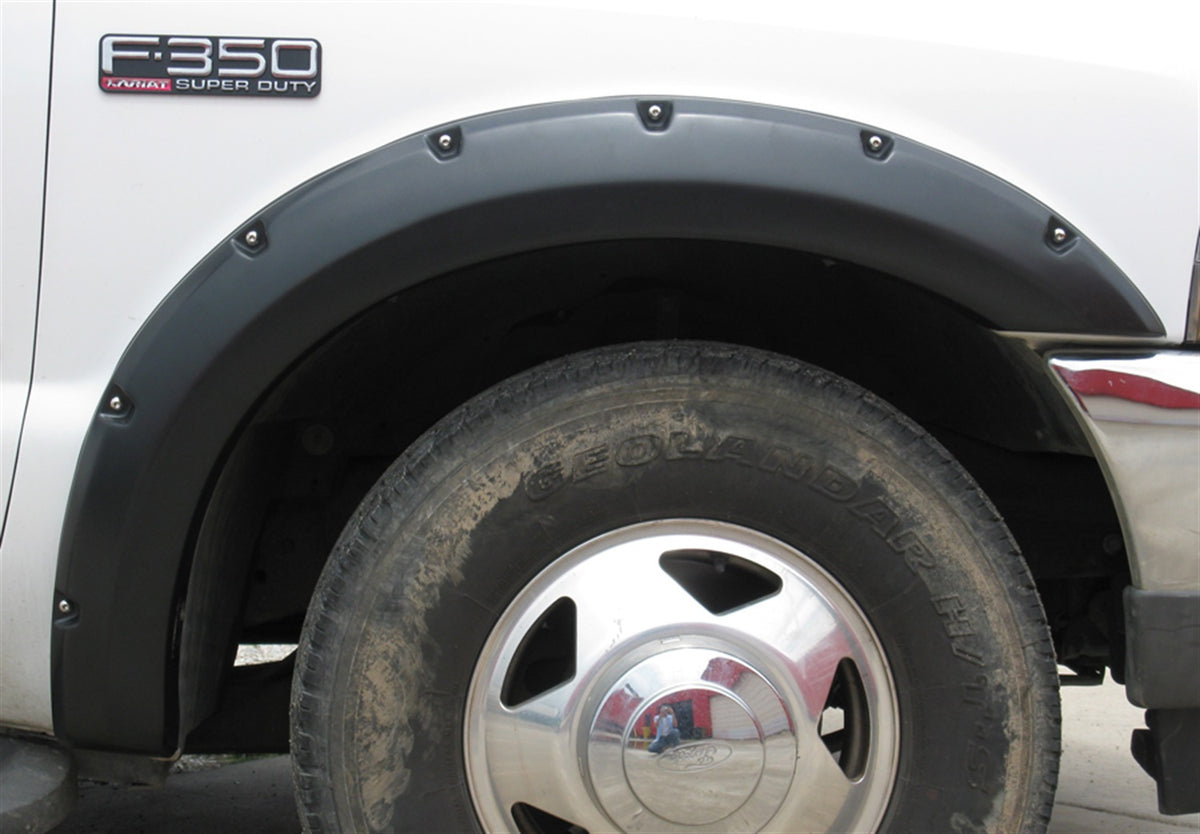 Rivet Style Fender Flare Set Rear, Smooth, 2-Piece Set 1999-2007 Ford F-250/F-350 Super Duty Fleetside Lund