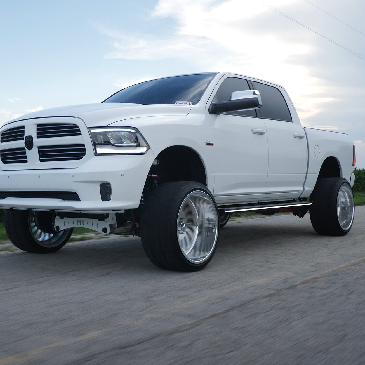 Lumastep M1 Light Up Running Boards | 2009-2018 Dodge Ram 1500