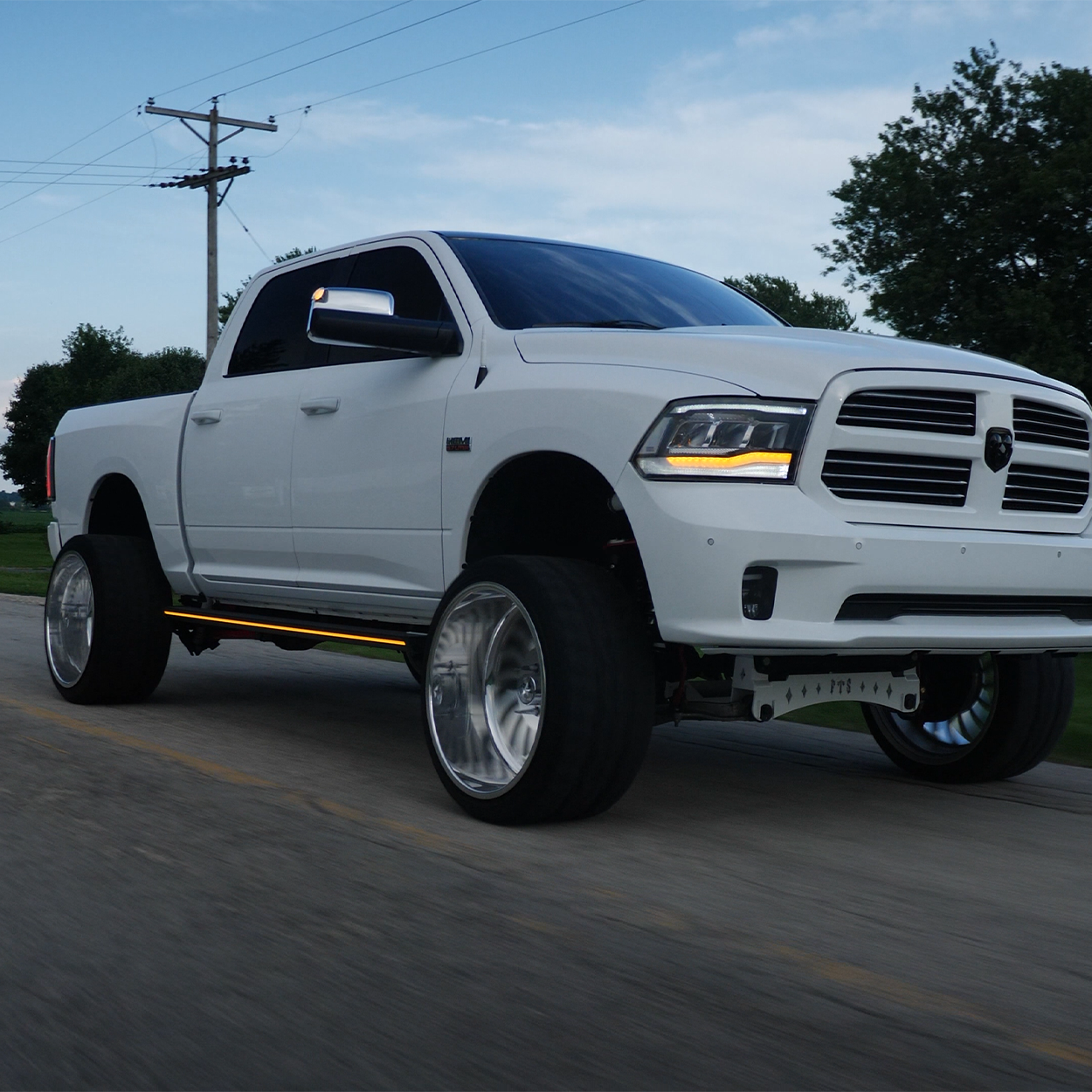 Lumastep M1 Light Up Running Boards | 2009-2018 Dodge Ram 1500