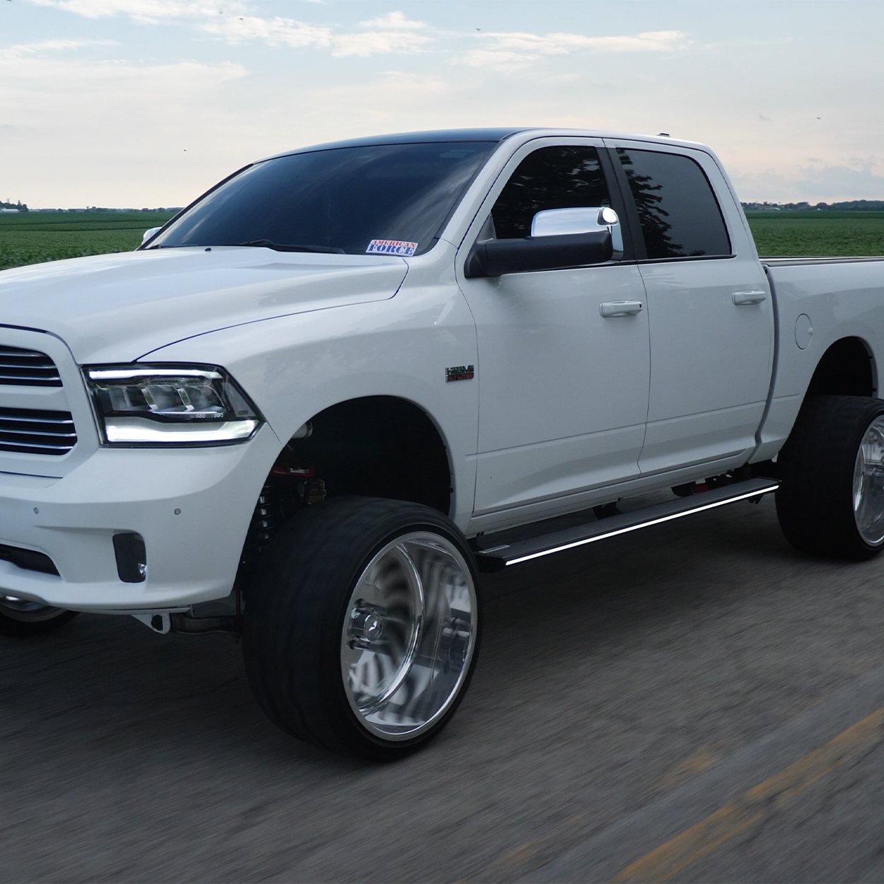 Lumastep M1 Light Up Running Boards | 2009-2018 Dodge Ram 1500
