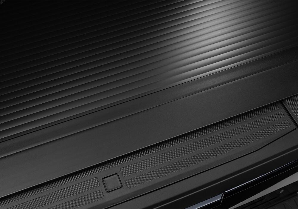 RetraxOne XR Retractable Tonneau Cover Matte One Piece Polycarbonate Construction 2017-2025 Honda Ridgeline