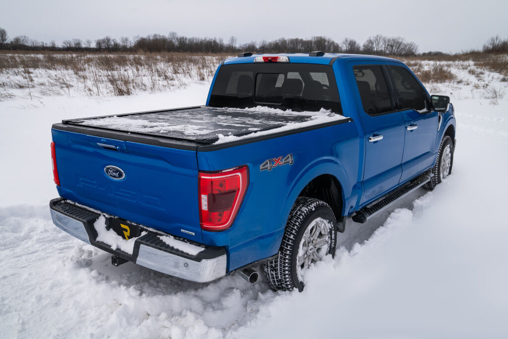 RetraxPRO Xr Retractable Tonneau Cover Industrial Strength Aluminum Construction 2021-2026 Ford F-150 5' 7 inch Bed (Includes Lightning) without Stake Pockets