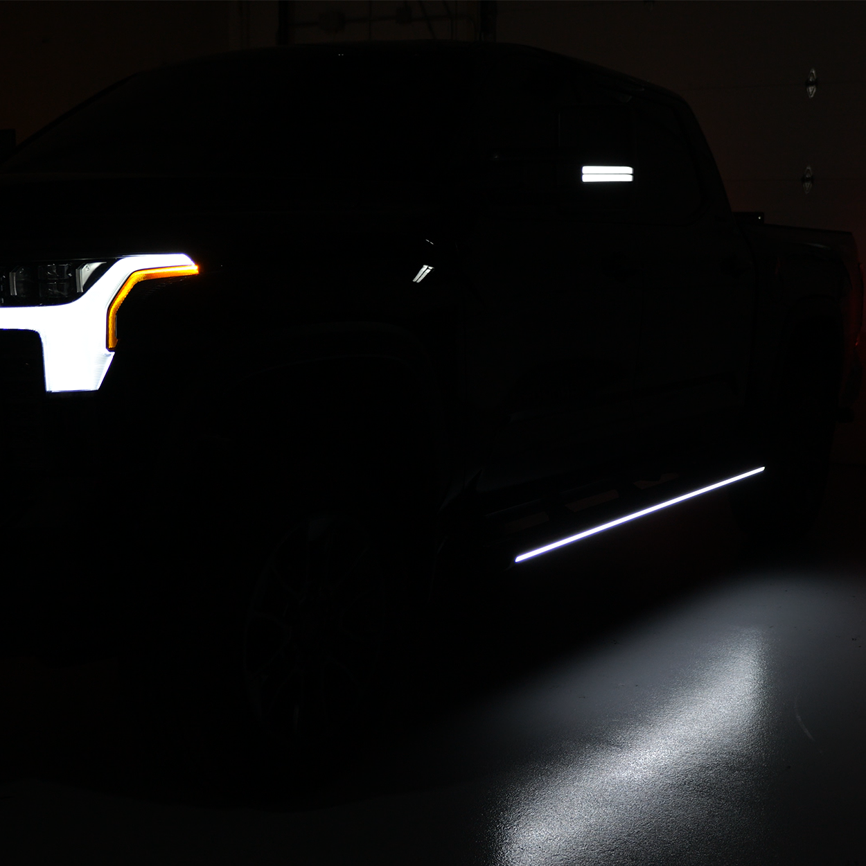 Lumastep M1 Light Up Running Boards | 2022-2026 Toyota Tundra