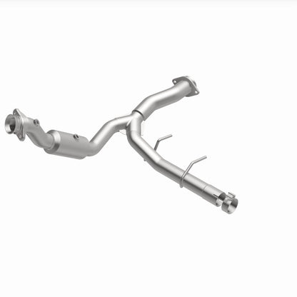 MagnaFlow Direct Fit Catalytic Converter 15-17 Ford Expedition V6 3.5 OEM Underbody