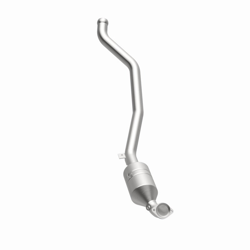MagnaFlow Direct Fit Catalytic Converter 2006-2011 R350 3.5 L Underbody