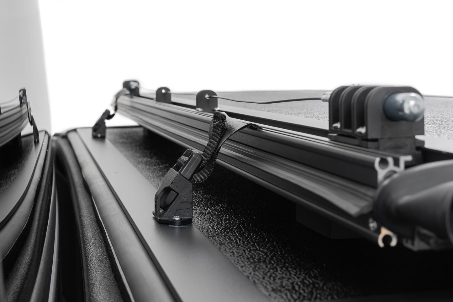 Hard Low Profile Bed Cover | 5' Bed | Jeep Gladiator JT 4WD (2020-2026)