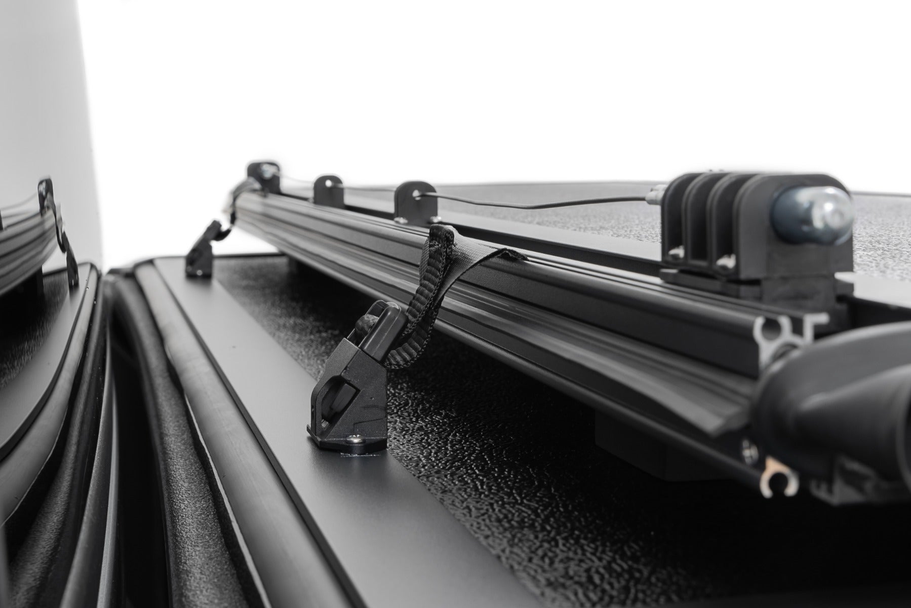 Hard Low Profile Bed Cover | 5' Bed | Jeep Gladiator JT 4WD (2020-2026)