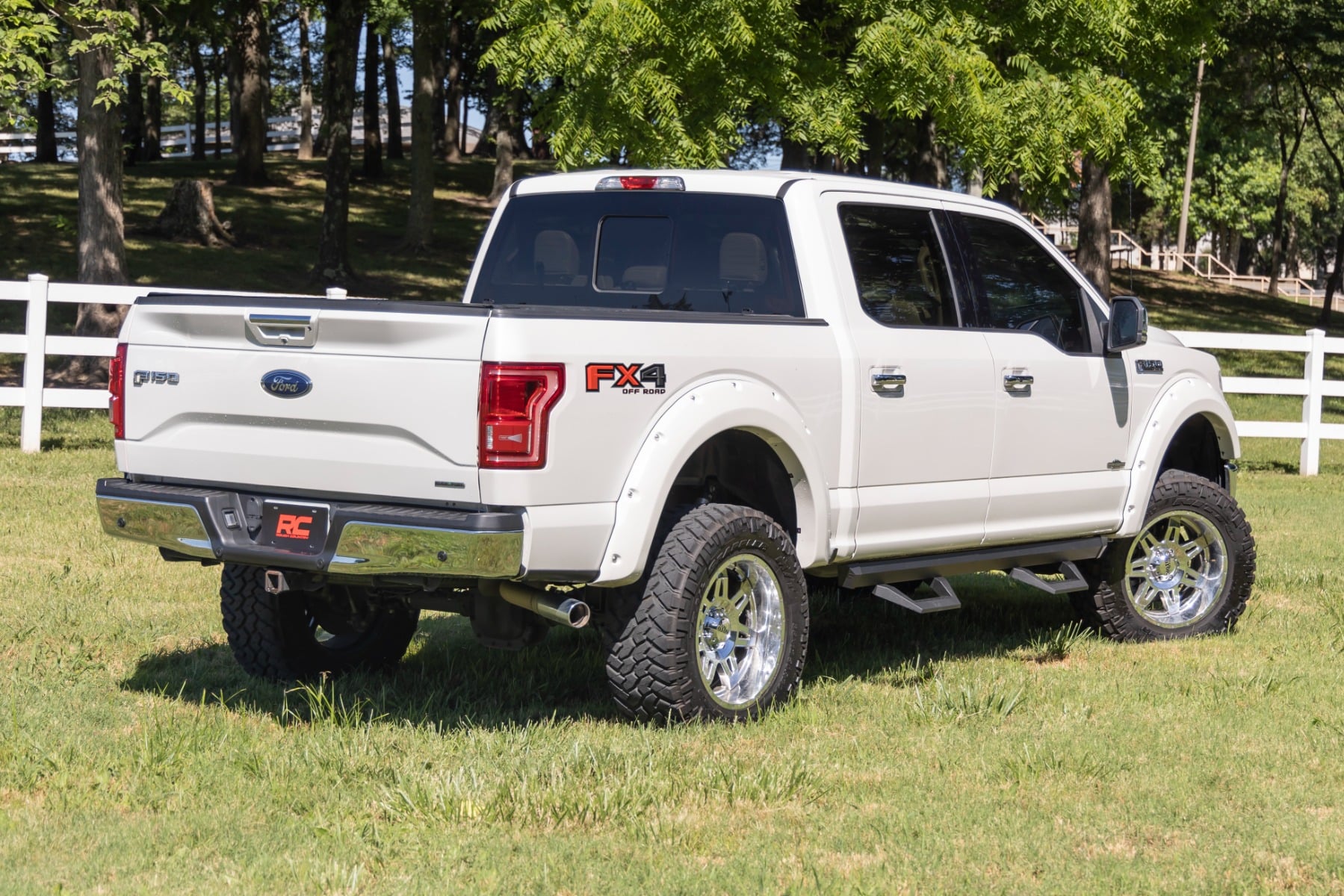 SRX2 Adj Aluminum Step | Crew Cab | Ford F-150/Lightning/F-250/F-350/Raptor (15-26)