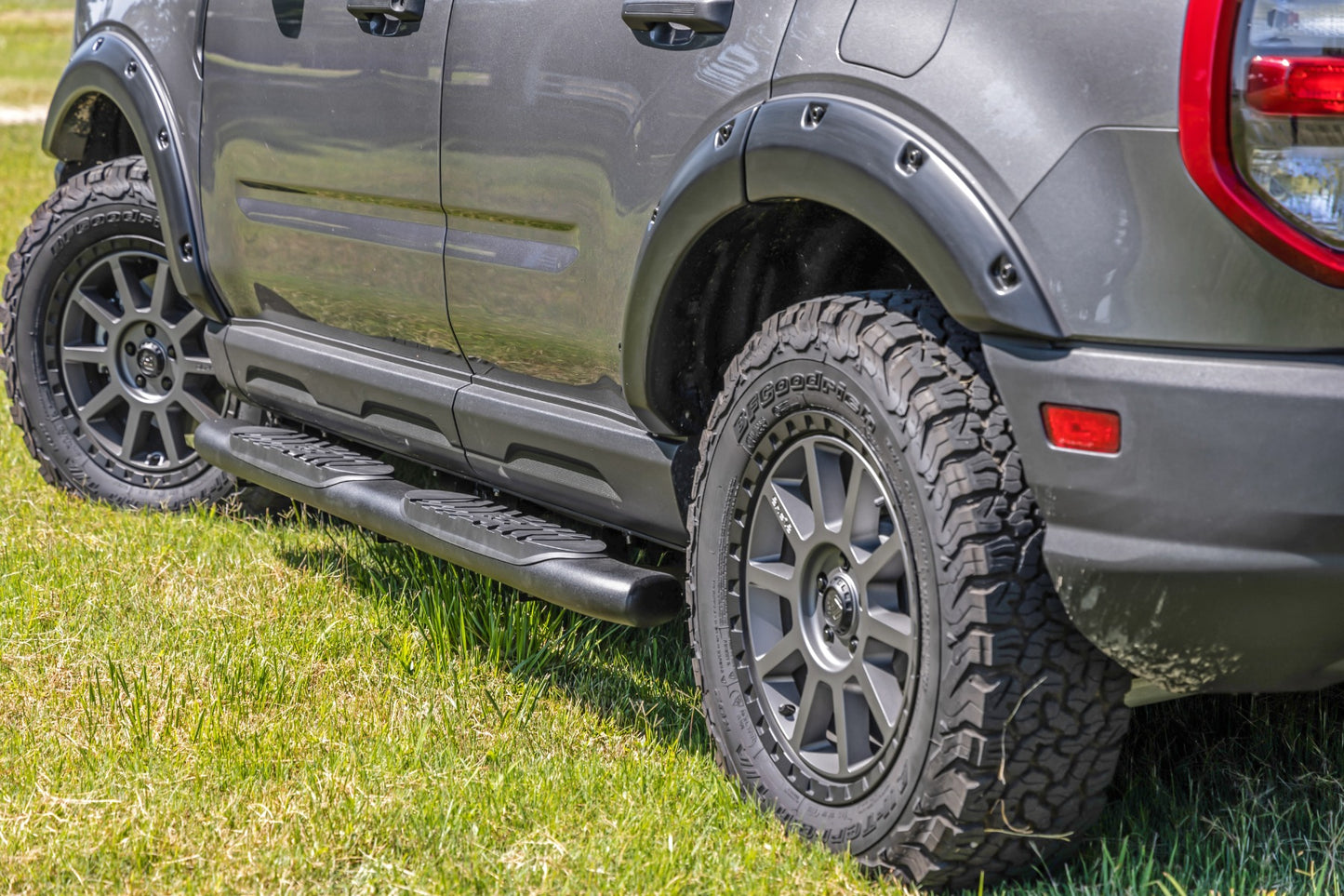 Oval Nerf Steps | Black | Ford Bronco Sport 4WD (2021-2026)