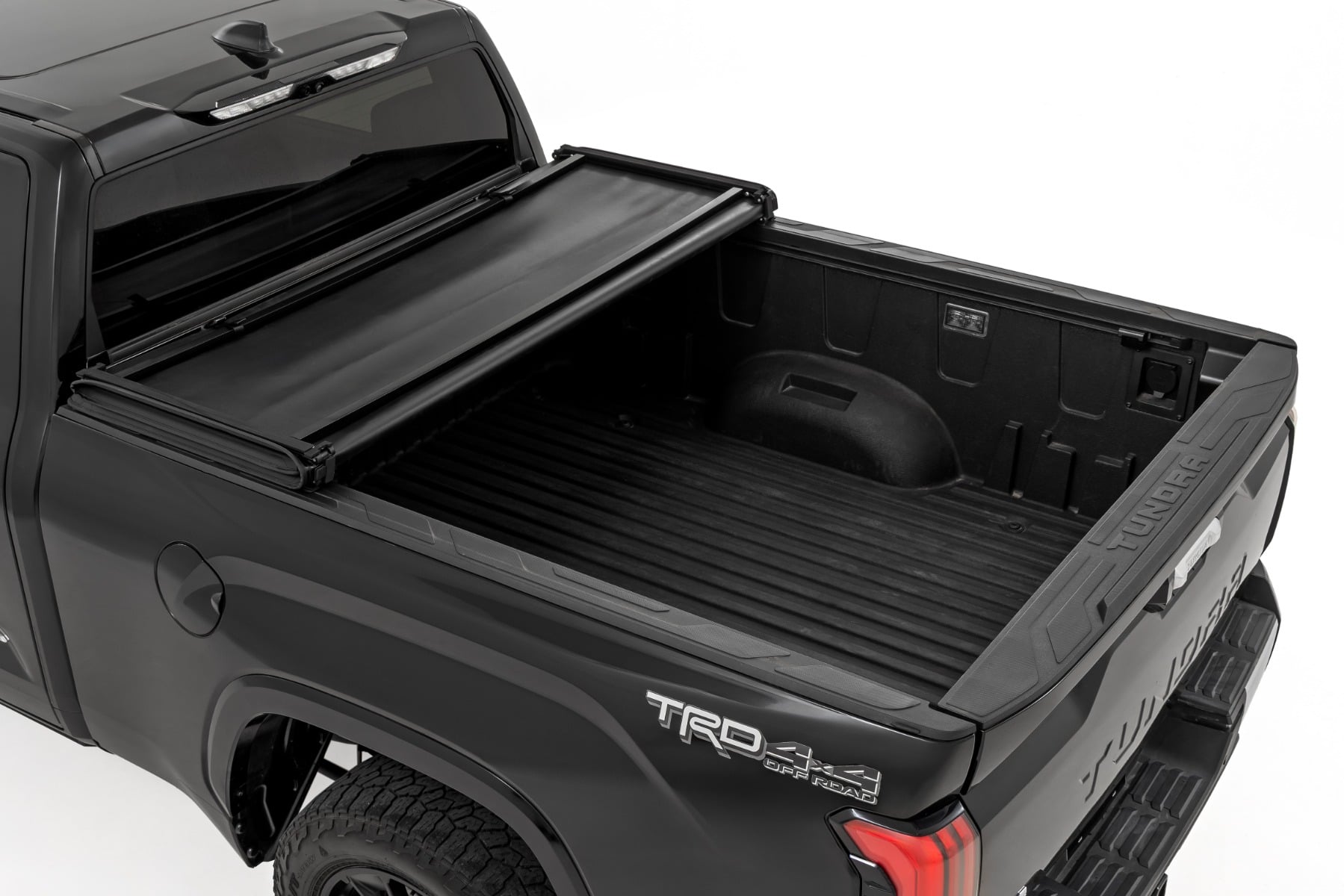 Soft Tri-Fold Bed Cover | With & W/O OE Rails | 6'7" Bed | Toyota Tundra (22-26)