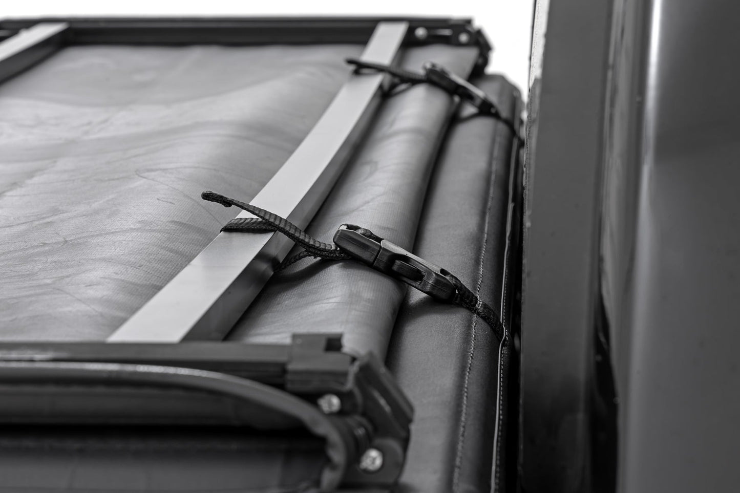 Soft Tri-Fold Bed Cover | 5' Bed | Chevy/GMC Canyon/Colorado 2WD/4WD (23-26)